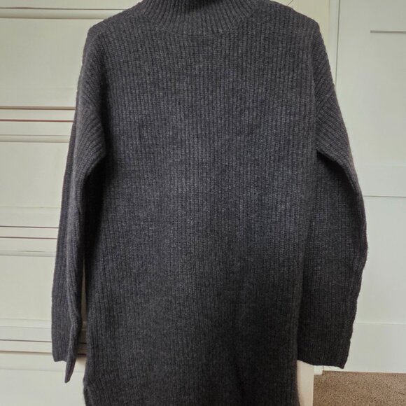 SAKS FIFTH AVENUE 100% CASHMERE LONG SWEATER S NWT - Picture 2 of 6